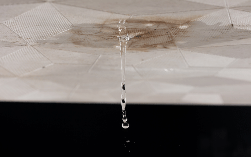 Fuite de toiture après pluie dans l'Oise